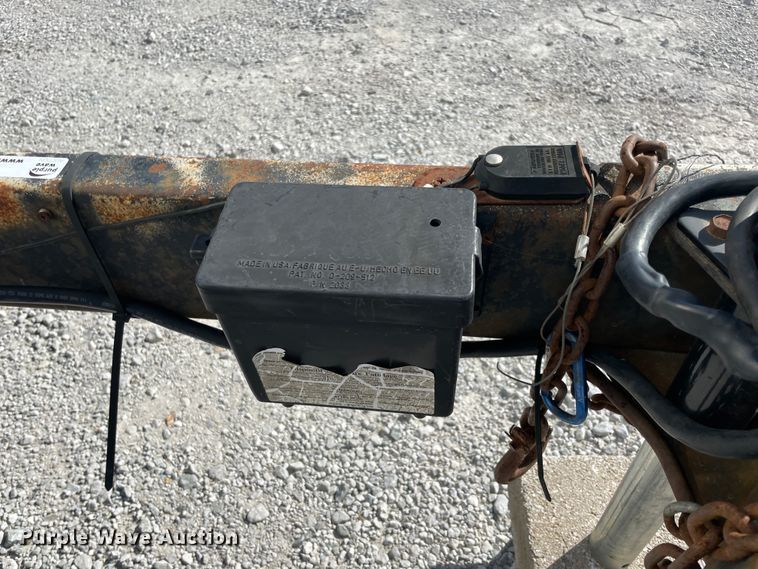 image for item ID9578 2001 Haulmark K714RT-WT  enclosed cargo trailer