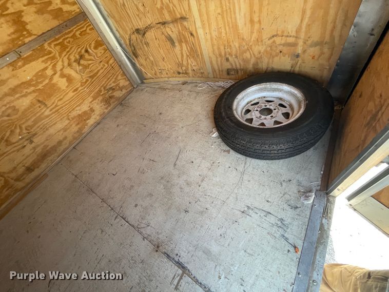 image for item ID9578 2001 Haulmark K714RT-WT  enclosed cargo trailer