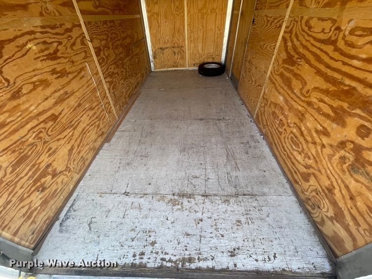 image for item ID9578 2001 Haulmark K714RT-WT  enclosed cargo trailer