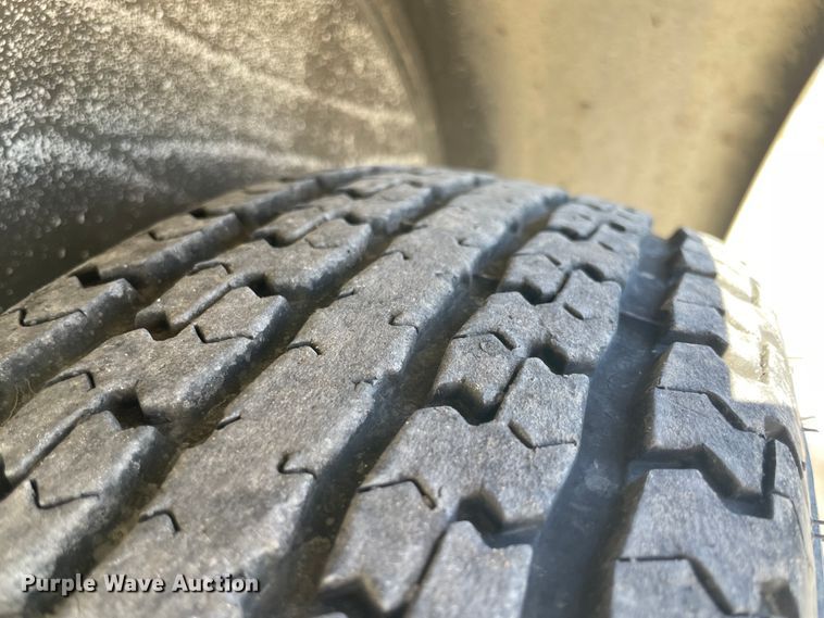 image for item ID9578 2001 Haulmark K714RT-WT  enclosed cargo trailer