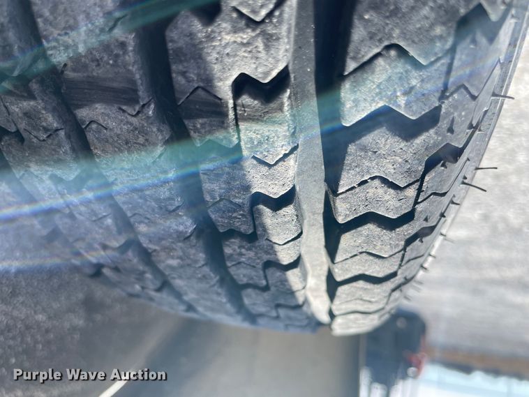 image for item ID9578 2001 Haulmark K714RT-WT  enclosed cargo trailer