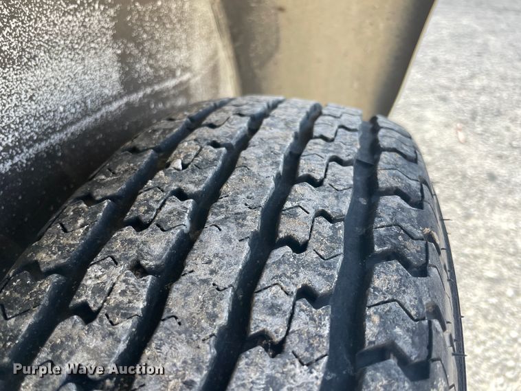 image for item ID9578 2001 Haulmark K714RT-WT  enclosed cargo trailer