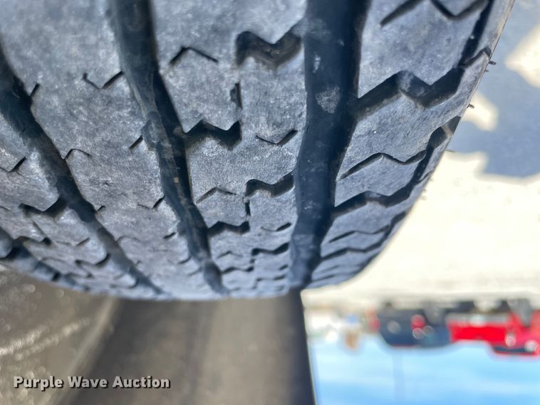 image for item ID9578 2001 Haulmark K714RT-WT  enclosed cargo trailer