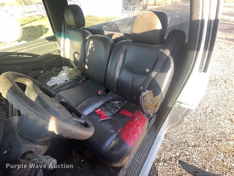 image for item ID9589 2003 GMC Sierra 1500  pickup truck