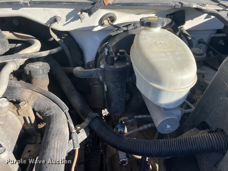 image for item ID9589 2003 GMC Sierra 1500  pickup truck