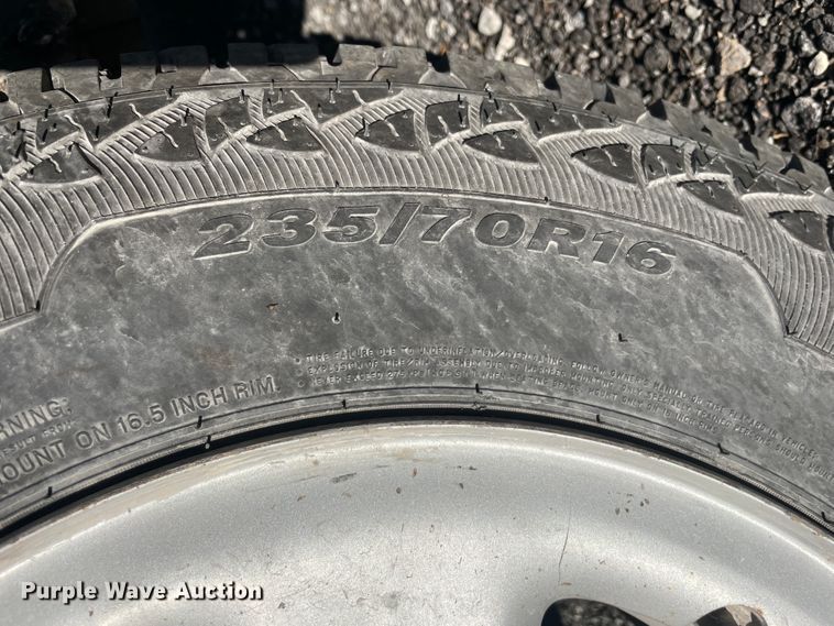 image for item ID9589 2003 GMC Sierra 1500  pickup truck