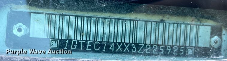 image for item ID9589 2003 GMC Sierra 1500  pickup truck