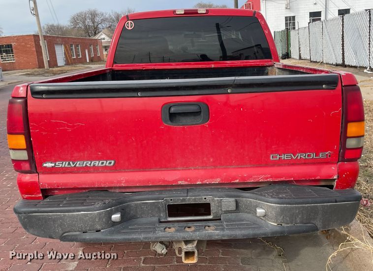 image for item IJ9504 2000 Chevrolet Silverado 1500  Ext. Cab pickup truck