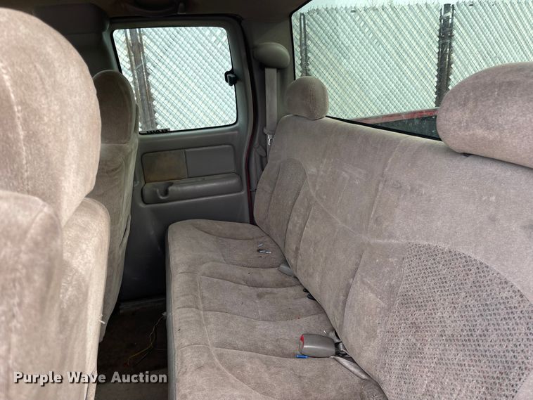 image for item IJ9504 2000 Chevrolet Silverado 1500  Ext. Cab pickup truck