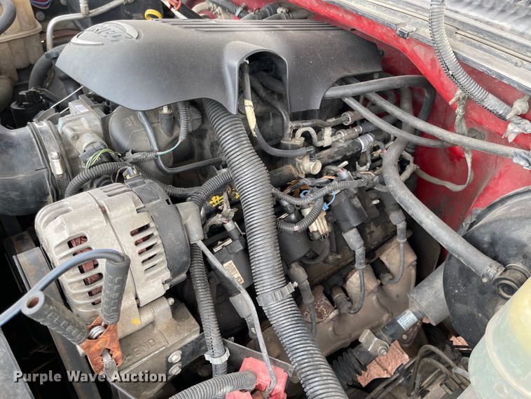 image for item IJ9504 2000 Chevrolet Silverado 1500  Ext. Cab pickup truck