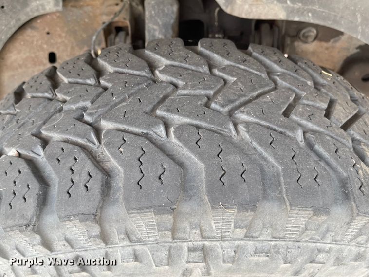 image for item IJ9504 2000 Chevrolet Silverado 1500  Ext. Cab pickup truck