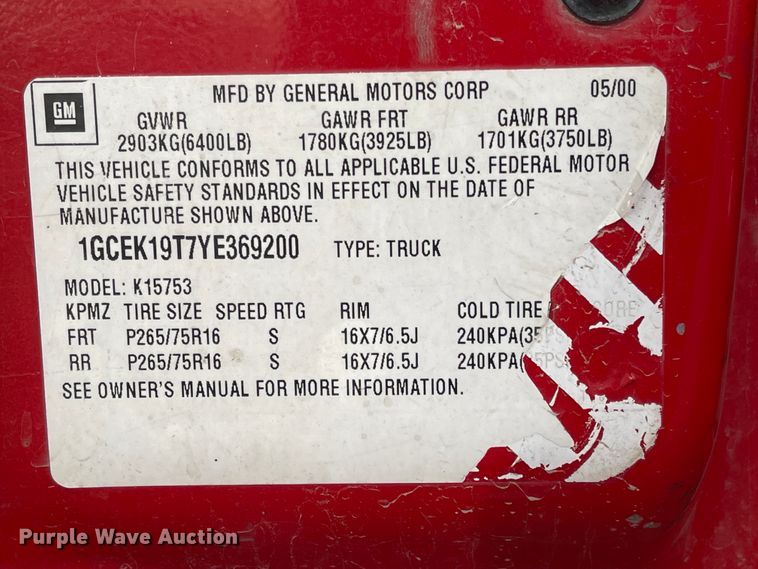 image for item IJ9504 2000 Chevrolet Silverado 1500  Ext. Cab pickup truck