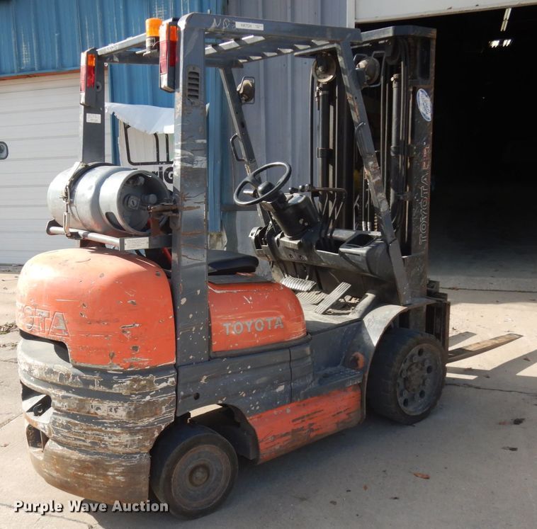 image for item IO9521 Toyota 42-6FGCU25  forklift