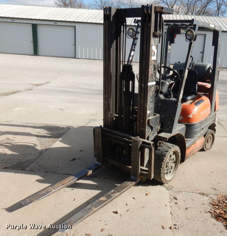 image for item IO9521 Toyota 42-6FGCU25  forklift