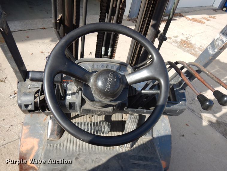 image for item IO9521 Toyota 42-6FGCU25  forklift