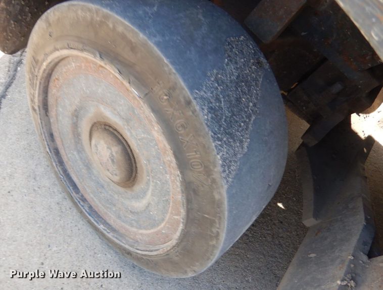 image for item IO9521 Toyota 42-6FGCU25  forklift