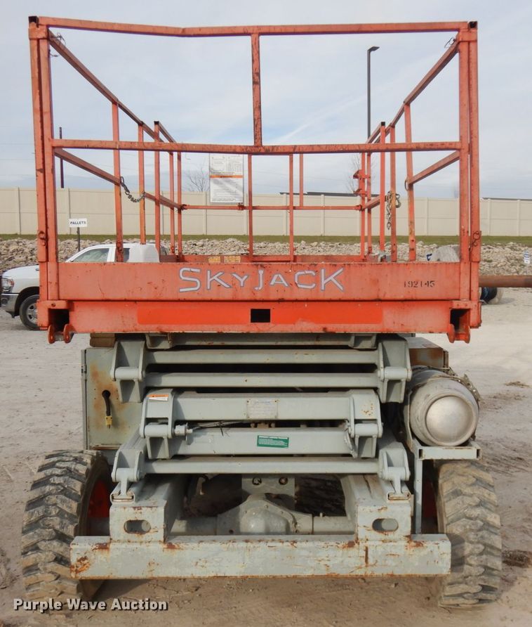 image for item IO9545 Skyjack SJ8831  scissor lift
