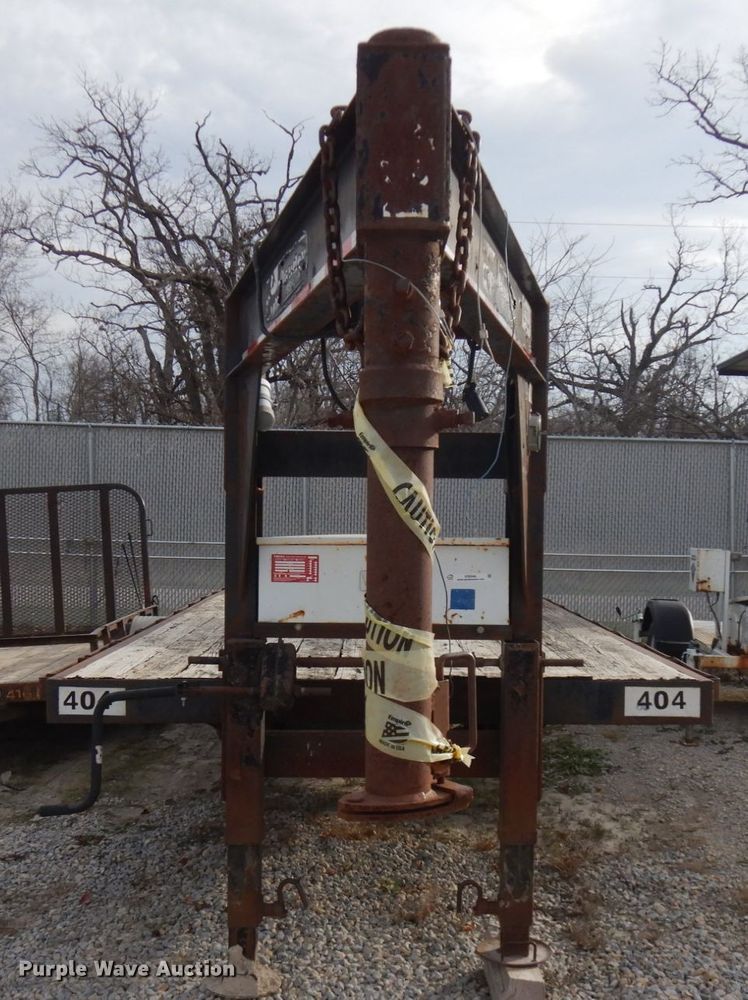 image for item IO9546 1997 Mac Lander  equipment trailer