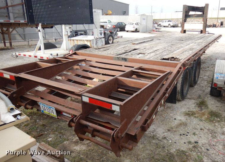 image for item IO9546 1997 Mac Lander  equipment trailer