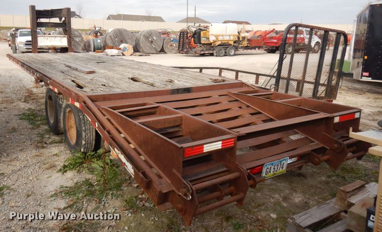 image for item IO9546 1997 Mac Lander  equipment trailer