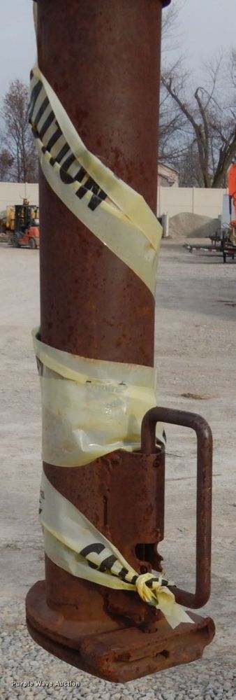 image for item IO9546 1997 Mac Lander  equipment trailer