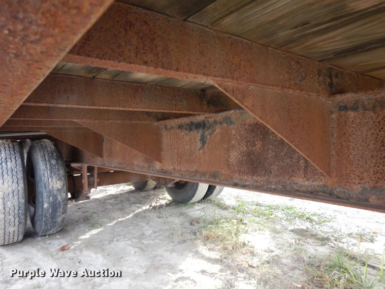 image for item IO9546 1997 Mac Lander  equipment trailer