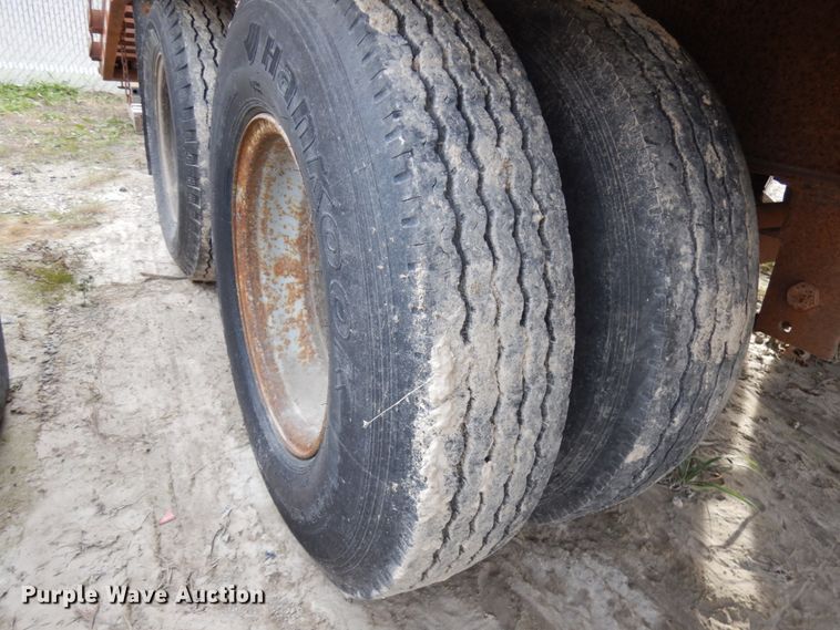 image for item IO9546 1997 Mac Lander  equipment trailer