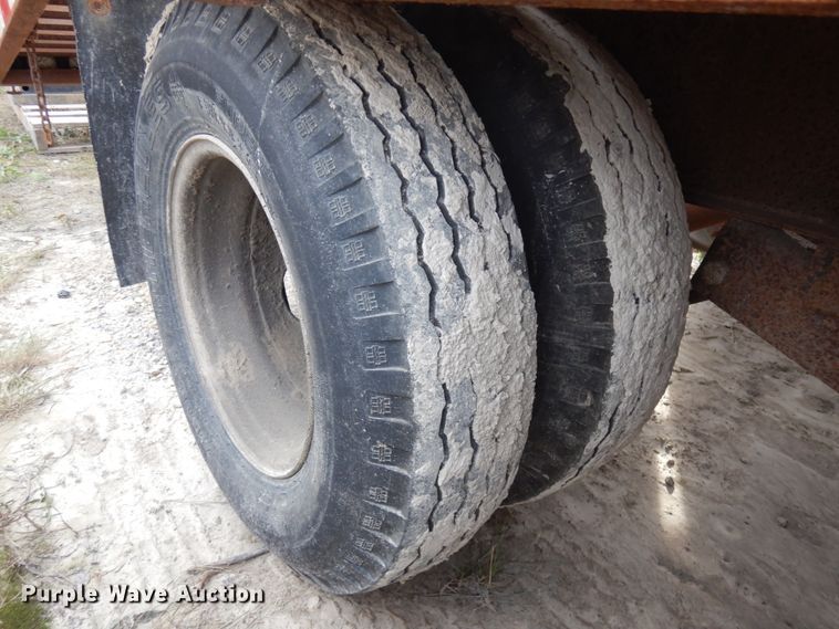 image for item IO9546 1997 Mac Lander  equipment trailer