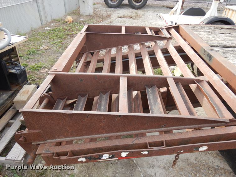 image for item IO9546 1997 Mac Lander  equipment trailer