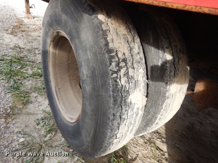 image for item IO9546 1997 Mac Lander  equipment trailer