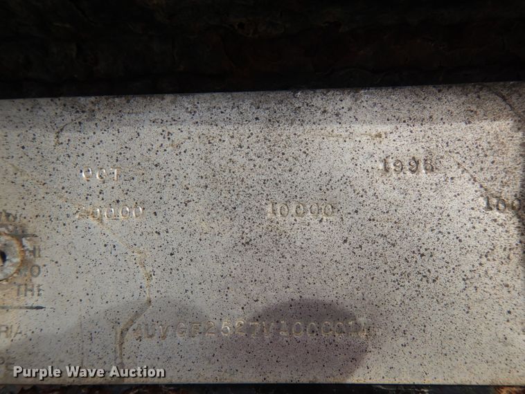 image for item IO9546 1997 Mac Lander  equipment trailer