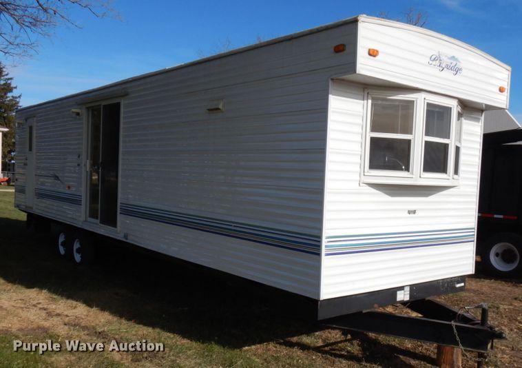 image for item IO9555 2004 Damon 38FK  camper