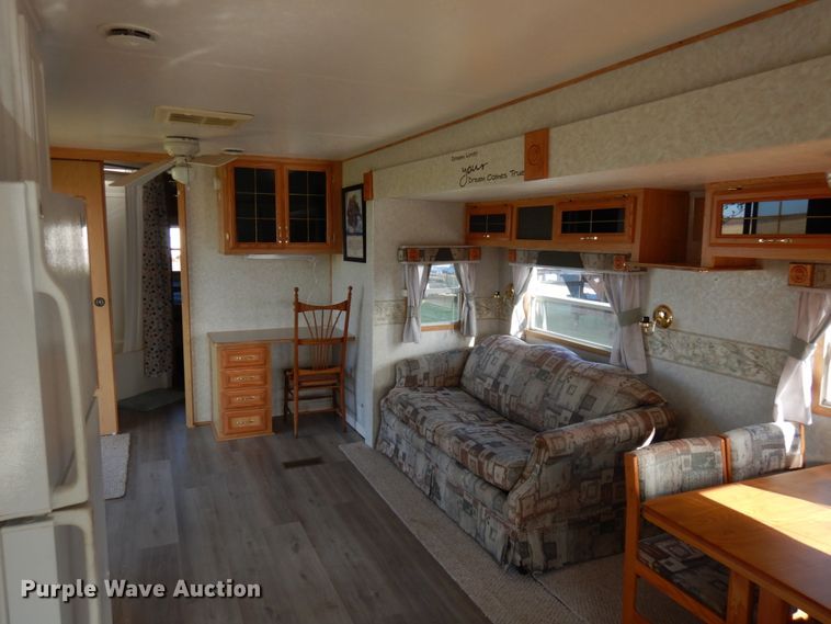 image for item IO9555 2004 Damon 38FK  camper