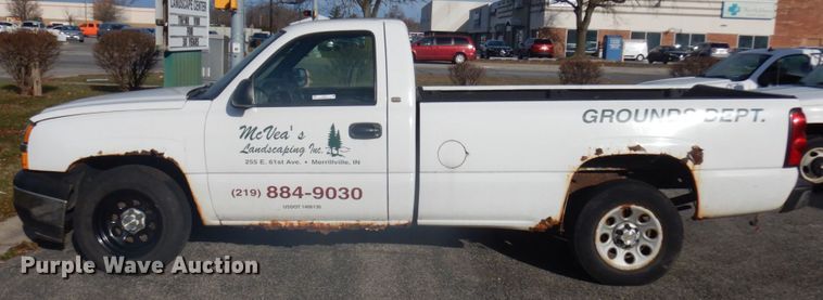 image for item IO9611 2005 Chevrolet Silverado 1500  pickup truck