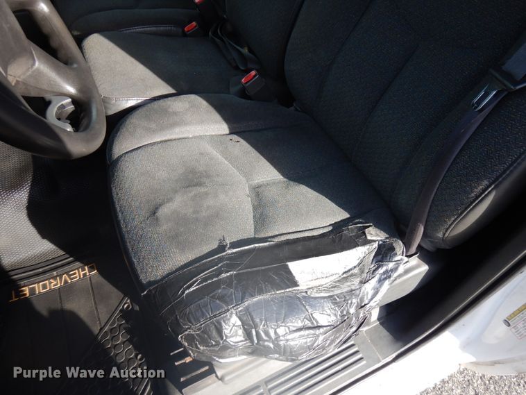 image for item IO9611 2005 Chevrolet Silverado 1500  pickup truck