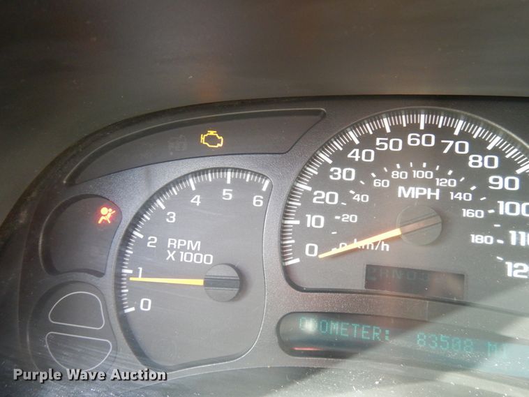 image for item IO9611 2005 Chevrolet Silverado 1500  pickup truck