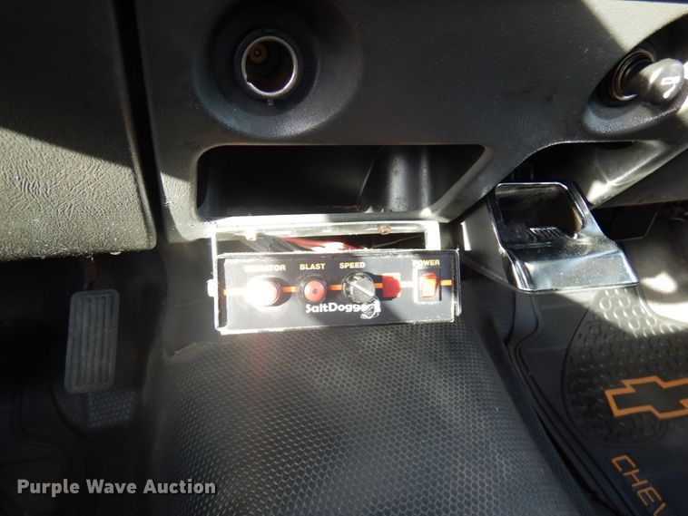 image for item IO9611 2005 Chevrolet Silverado 1500  pickup truck