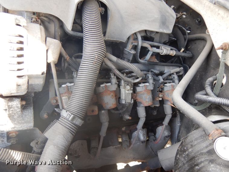 image for item IO9611 2005 Chevrolet Silverado 1500  pickup truck