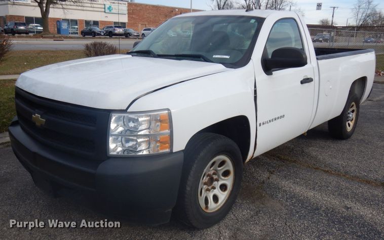 image for item IO9613 2008 Chevrolet Silverado 1500  pickup truck
