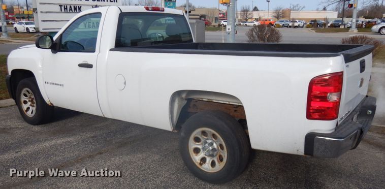image for item IO9613 2008 Chevrolet Silverado 1500  pickup truck