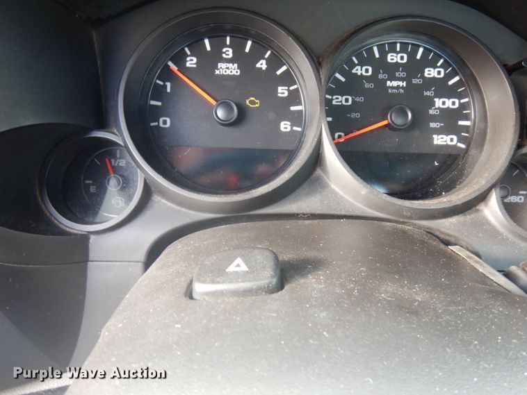 image for item IO9613 2008 Chevrolet Silverado 1500  pickup truck