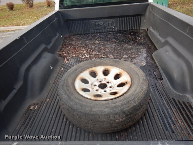 image for item IO9613 2008 Chevrolet Silverado 1500  pickup truck