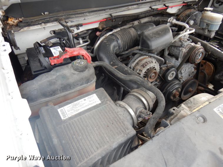 image for item IO9613 2008 Chevrolet Silverado 1500  pickup truck