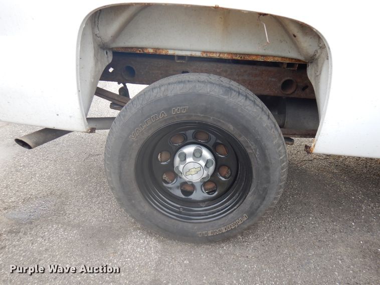 image for item IO9613 2008 Chevrolet Silverado 1500  pickup truck