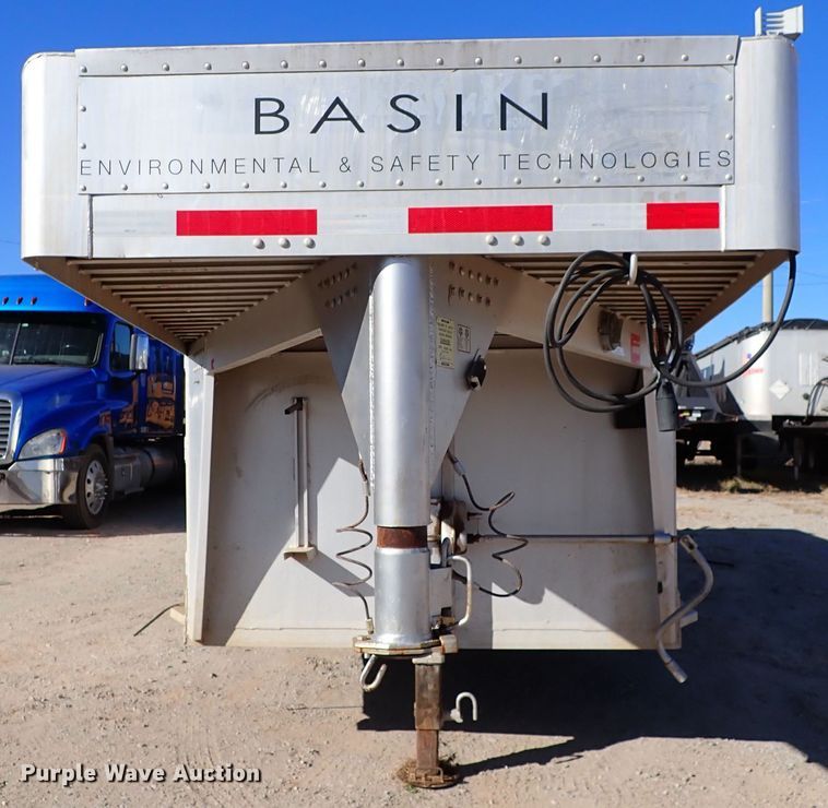 image for item IS9246 1995 Cherokee Industries  enclosed cargo trailer