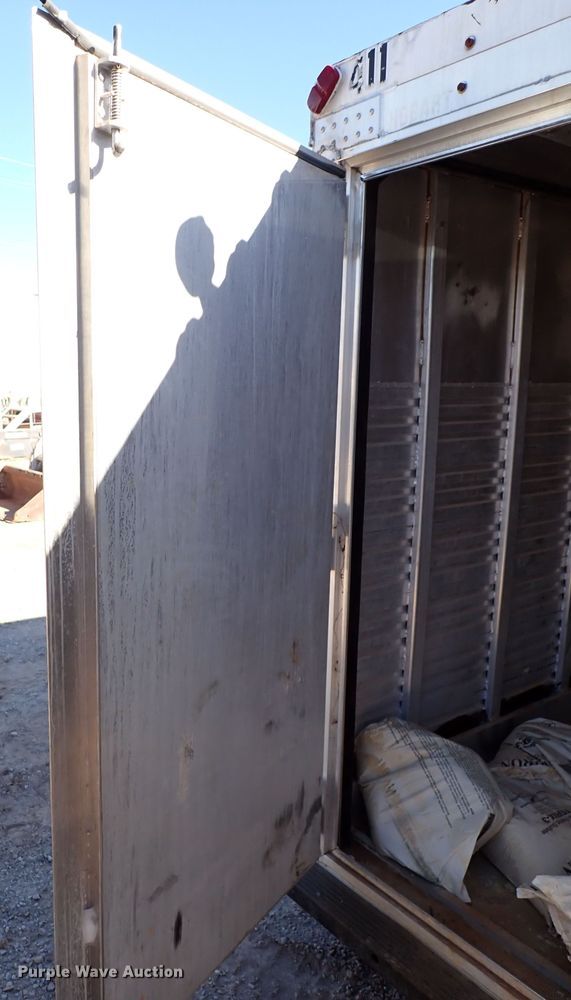 image for item IS9246 1995 Cherokee Industries  enclosed cargo trailer