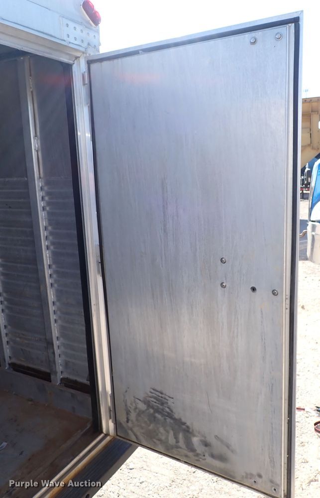 image for item IS9246 1995 Cherokee Industries  enclosed cargo trailer