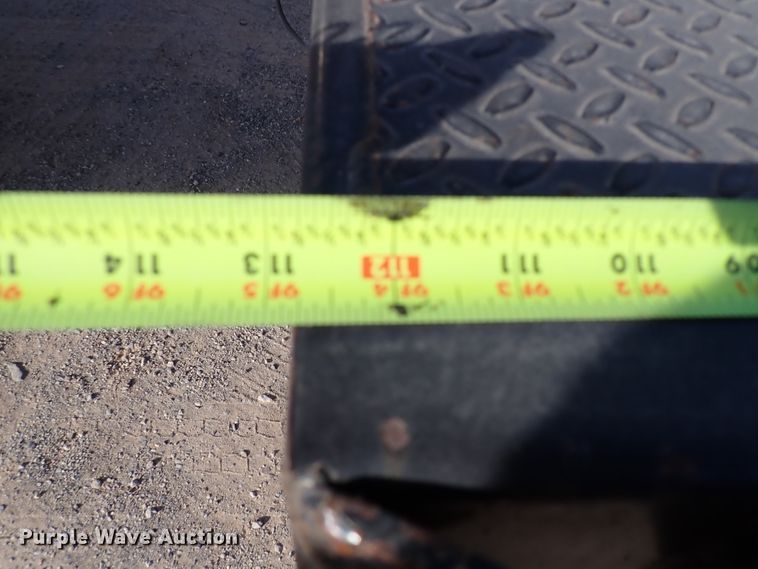 image for item IS9273 1994 International 8100  flatbed truck