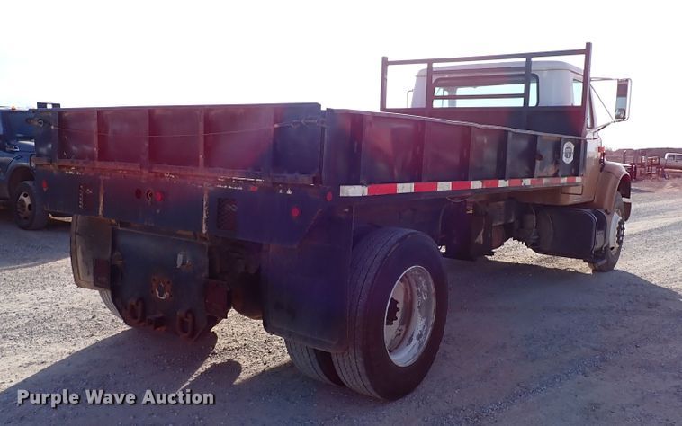 image for item IS9274 2001 International 4700  dump flatbed truck