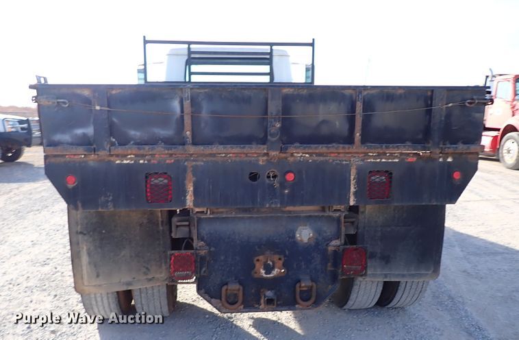 image for item IS9274 2001 International 4700  dump flatbed truck